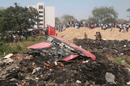 Se estrelló un avión de Air India con más de 200 pasajeros a bordo